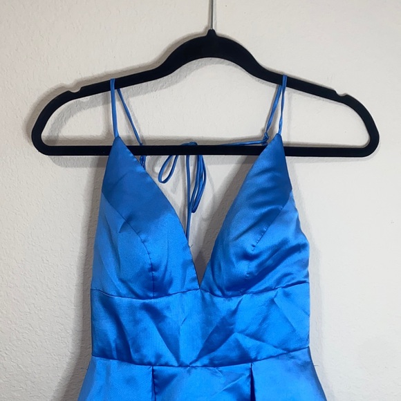 Dresses & Skirts - 💋Adorable Blue Formal Dress!